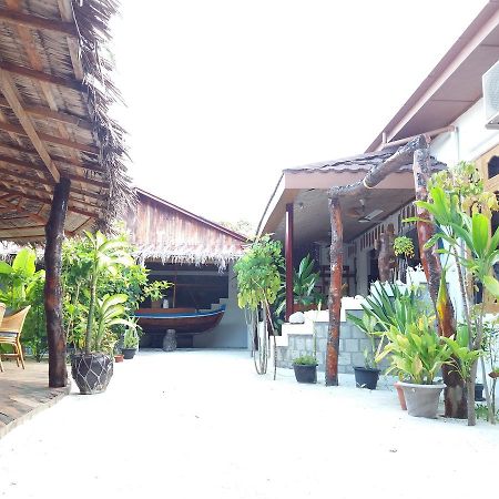 Alvi Star Inn Thulhaadhoo ภายนอก รูปภาพ