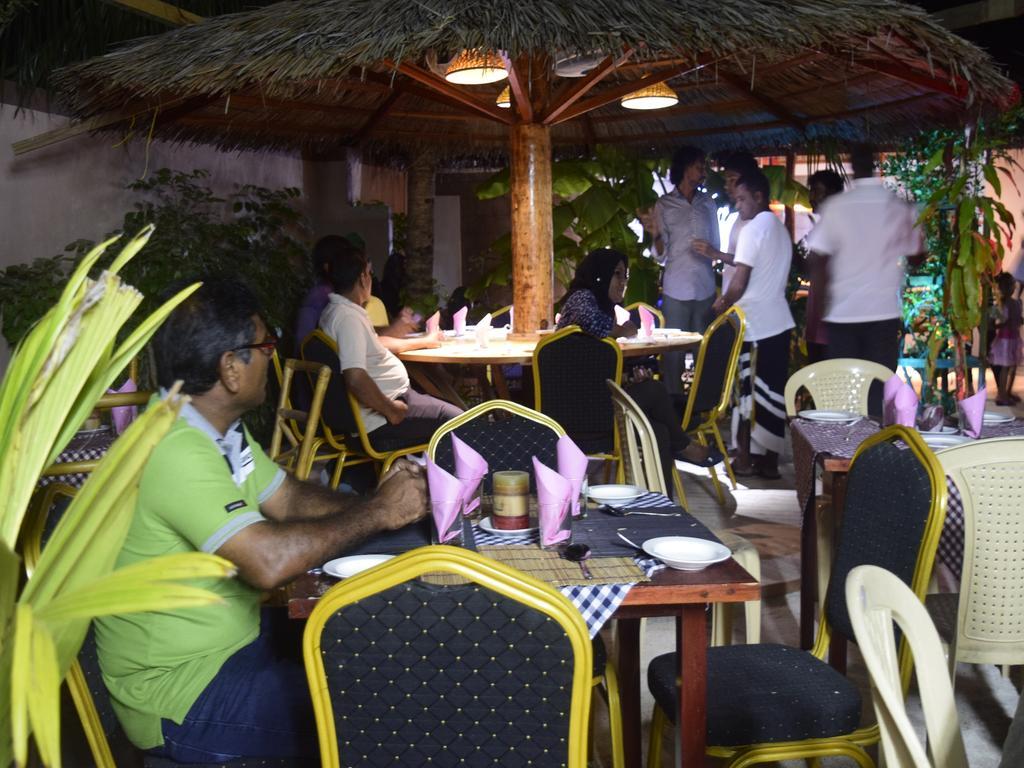 Alvi Star Inn Thulhaadhoo ภายนอก รูปภาพ